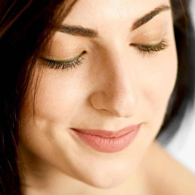 Ere Perez - Natural Jojoba Eye Pencil | Gentle, Soothing, Hydrating, Smooth, Blendable | Coconut Oil, Vitamin E | Vegan, Cruelty-Free, Clean Beauty (Forest)