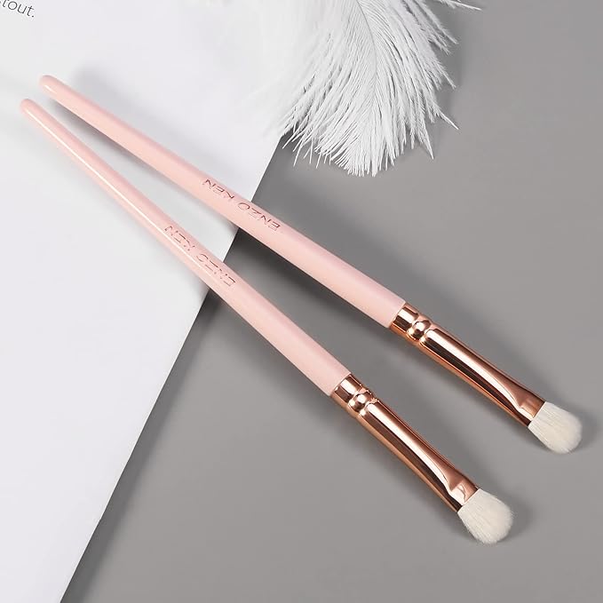 Medium Smudge Eye Shadow Brush - Natural Goat Hair Eyeshadow, Shader and Smudge Brush. Single, Pink. E403M