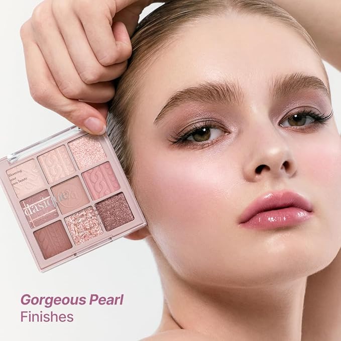 dasique Shadow Palette #16 Violet Knit l Vegan, Cruelty-Free l 9 Blendable Shades in Smooth Matte and Shimmer Finishes with Gorgeous Pearls