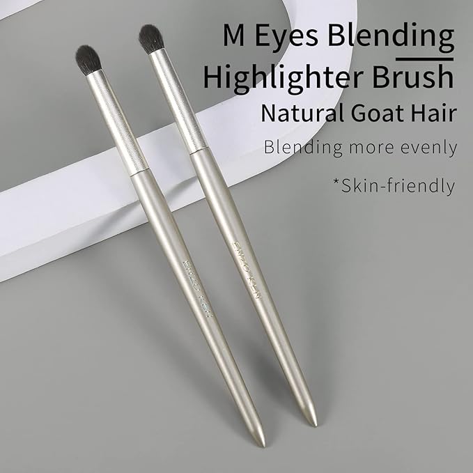 Small Goat Hair Eye Shadow Brush - Blending Brush for Eyeshadow, Nose Contour & More. Gold, E204M
