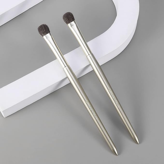 Natural Goat Hair Eye Shadow Brush by ENZO KEN, Large Smudge Eyeshadow Brush, Shader Eye Shadow Brush, Eye Shader Brush, Single Eyeshadow Brush, Eye Brushes, Eyeshadow Blending Brush. (Gold, E203L)