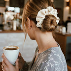 Silk Scrunchies for Women, 100% Mulberry Silk Hair Ties No Damage, Gentle No-Pull Elastic Ponytail Holders, 1Pc (Ivory)