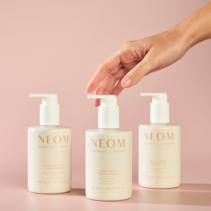 Neom Great Day Hand Lotion, 300ml | Wild Mint & Mandarin I 7 Essential Oils I 100% natural fragrances I 100% recyclable bottle I Luxurious formula I Hydrating