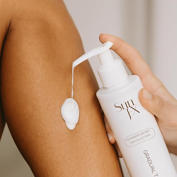 SunFX Gradual Tan Body Lotion Self Tanner | Hydrating Tan Extender Moisturizer No Odor | Build your Glow from Sunkissed to Dark | Cruelty and Toxic Free Enriched with Aloe & Vit A & E 200ml/6.8 fl oz