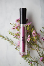 Aromi Sugared Mauve Metallic Liquid Lipstick, Purple Pink Lip Color with Shimmery Finish, Raspberry Mulberry Lipstick, Long-Lasting (Sugared Mauve)
