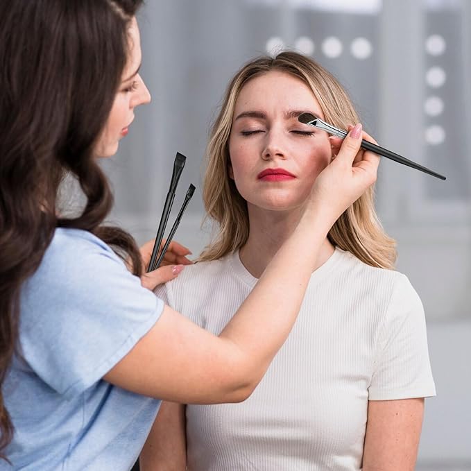 3 Pcs Eyeliner Brushes Set, Fine Angled Eyeliner Eyebrow Concealer Brushes, Upgraded Sickle Ultra Thin Extra thin Eyeliber Brush Slanted Flat Angle for Beauty Cosmetic Tool