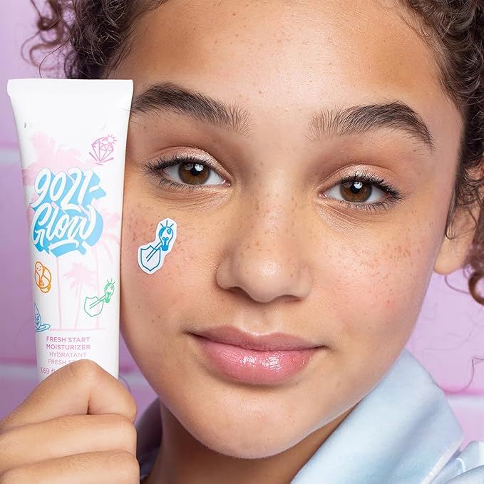 Petite 'N Pretty 9021-GLOW! Fresh Start Lightweight Moisturizer for Kids, Tweens & Teens - Contains Anti-Blue Light & Anti-Pollution Complexes