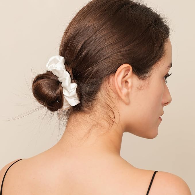 Silk Scrunchies for Women, 100% Mulberry Silk Hair Ties No Damage, Gentle No-Pull Elastic Ponytail Holders, 1Pc (Ivory)