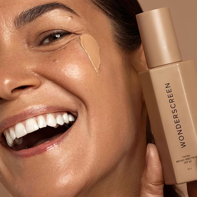 DIME Beauty Tinted Glow Wonderscreen SPF 30, Mineral Sunscreen for Face with 19% Zinc Oxide, Tinted Moisturizer with SPF, 50 g (Medium)