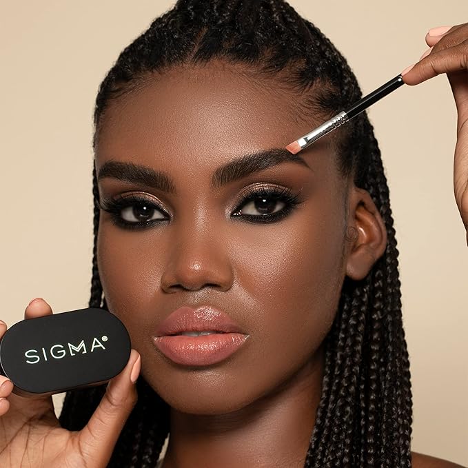 Sigma Beauty Color + Shape Brow Powder Duo - Eye Brow Palette for Natural, Defined Brows - Dark and Light Brow Powder to Tint and Highlight - Vegan, Paraban Free, Sulfate Free Brow Make Up