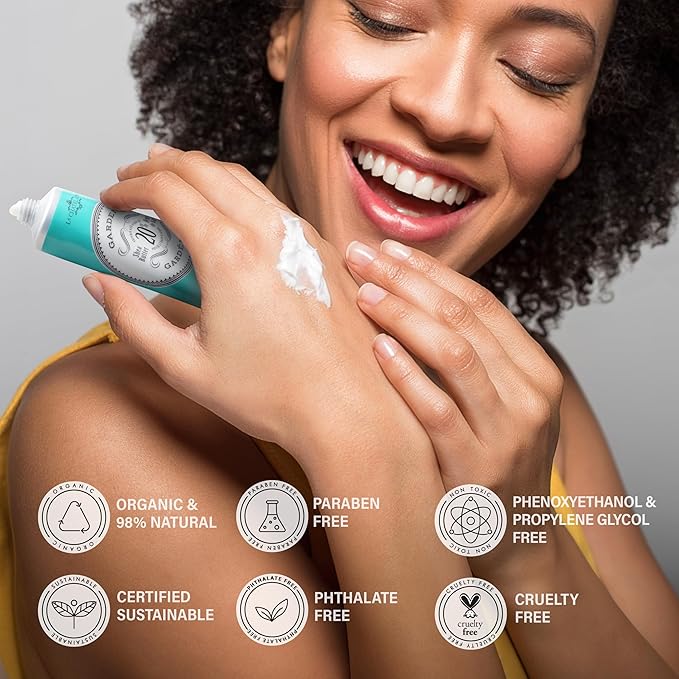 La Chatelaine Hand Cream Trio Tin, Gifts for Mom, Natural Hand Lotion Gift Set, Made in France 20% Organic Shea Butter (Gardenia, Cinnamon Orange, Passion Fruit or Orange, Oud Rose) 3 x 1 fl. oz