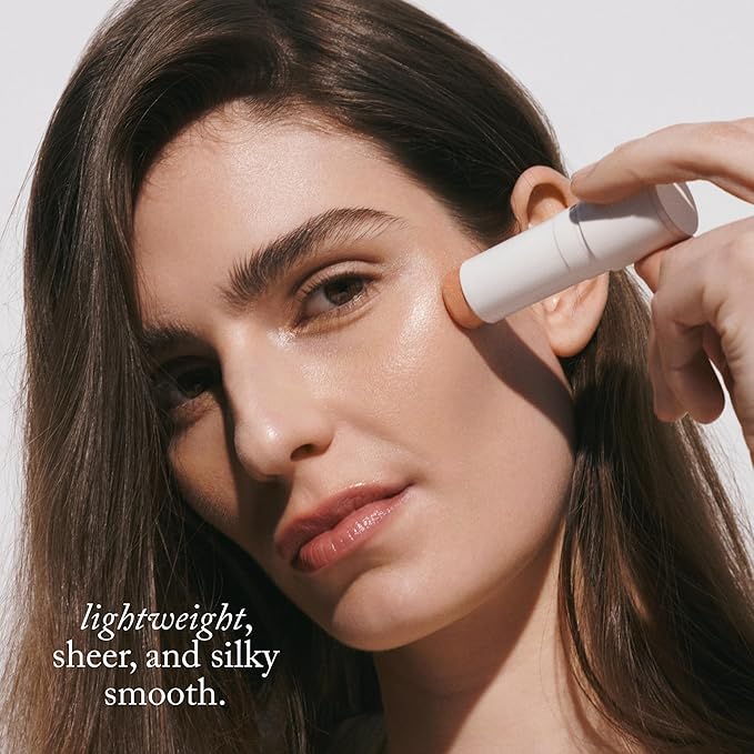 goop Beauty Glow Skin Highlighter Stick | Multi-Use Highlighter with Pearlescent Glow | Amino Acid & Micropearl Blend | Makeup and Skincare | Aura: Champagne Gold | 0.28 oz