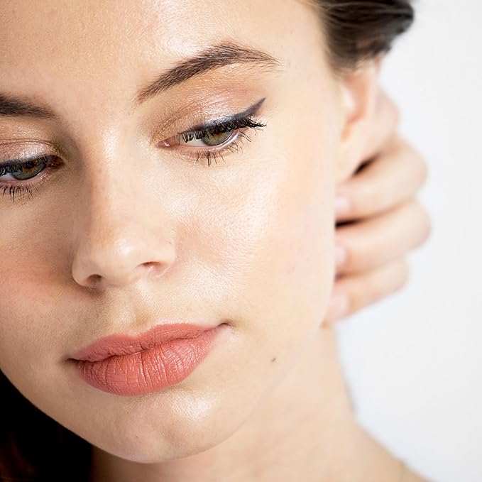 Ere Perez - Natural Jojoba Eye Pencil | Gentle, Soothing, Hydrating, Smooth, Blendable | Coconut Oil, Vitamin E |Vegan, Cruelty-Free, Clean Beauty (Black)