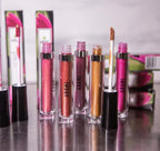 Aromi Burnt Pumpkin Metallic Liquid Lipstick | Orange Gold Lip Color with Shimmery Finish, Vegan, Cruelty-free, Long-lasting, Waterproof (Chewy Apricot)